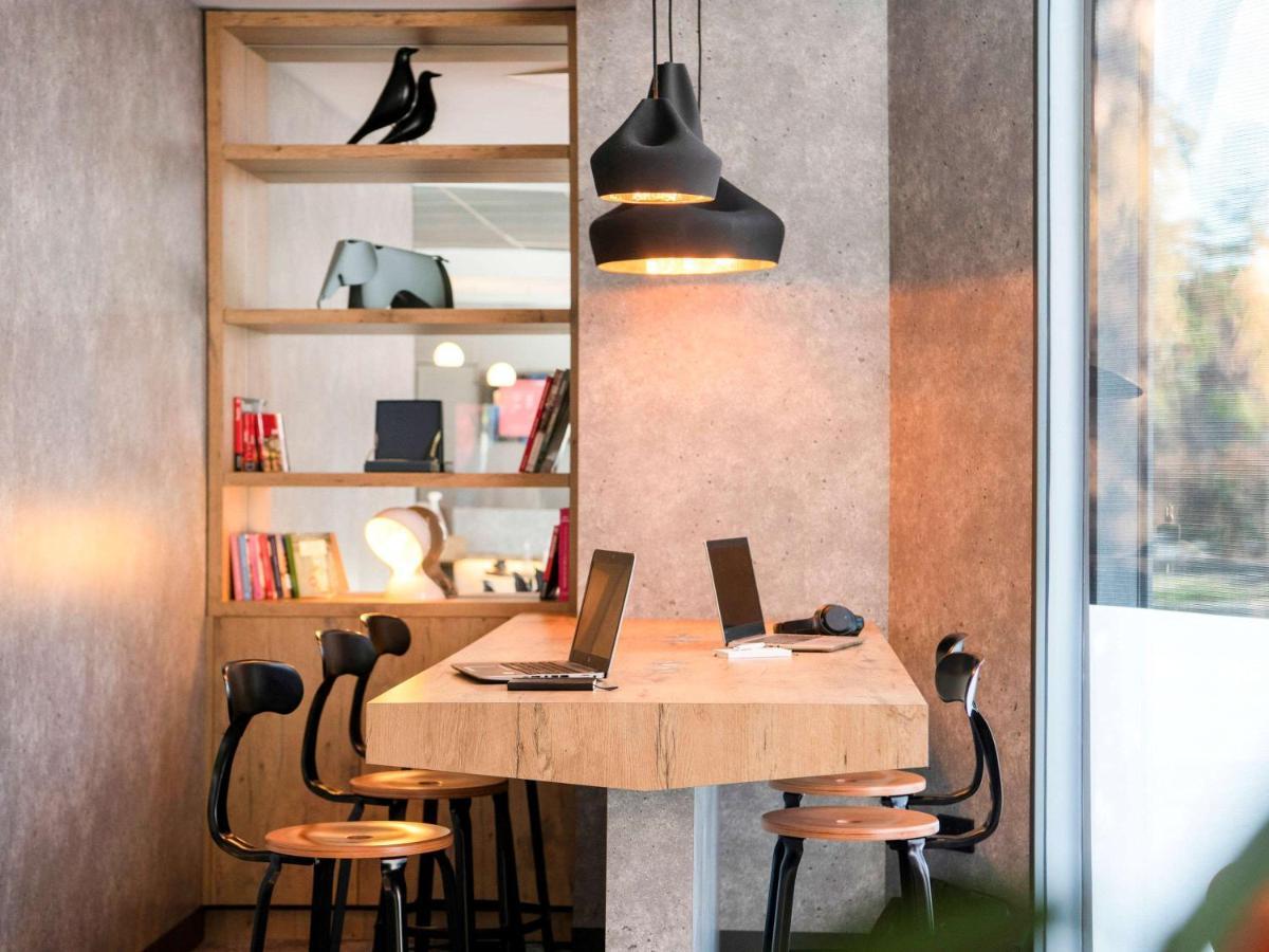 Ibis Lyon Cité Internationale Hotel 3*
