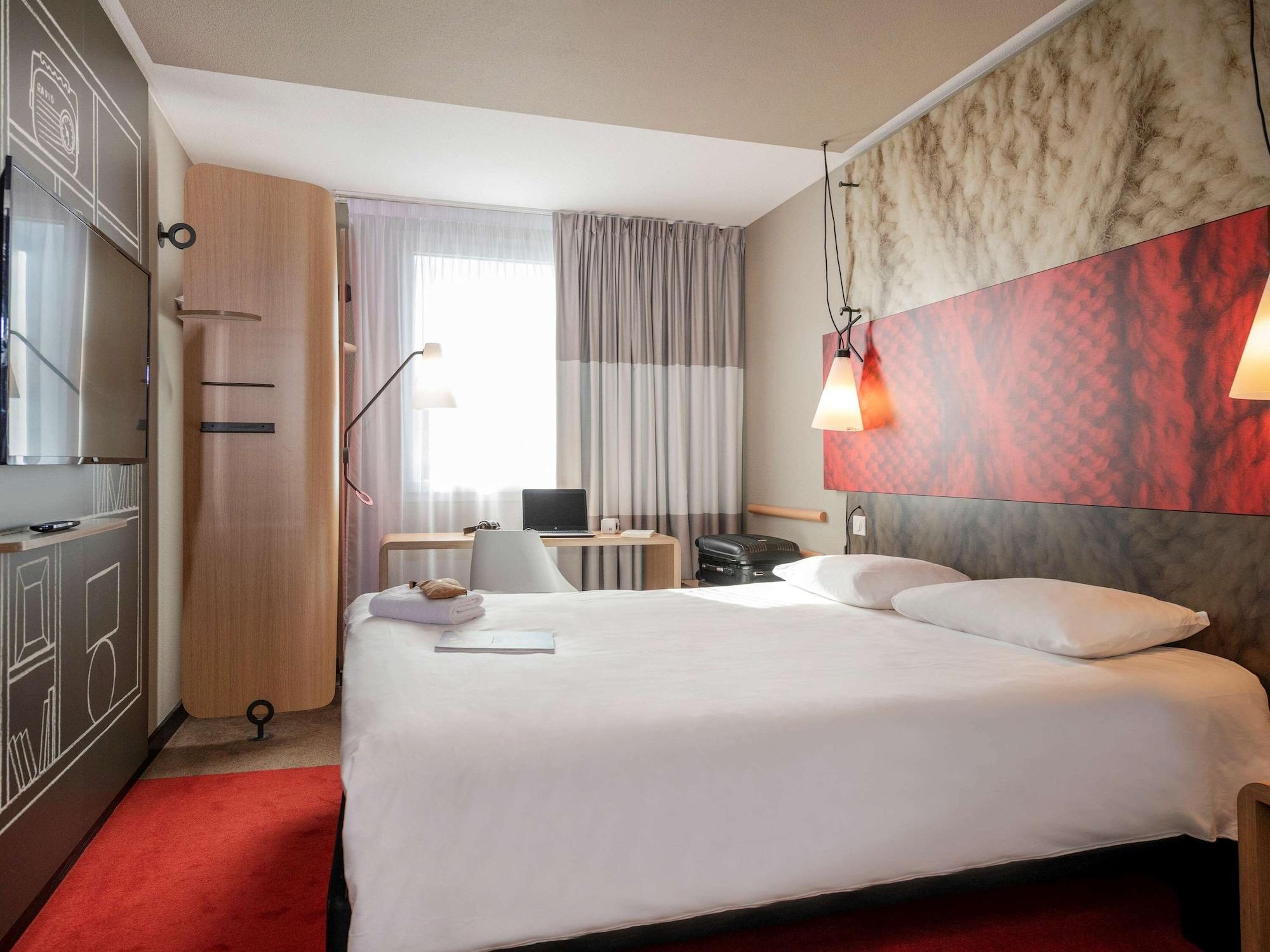 Ibis Lyon Cité Internationale Hotel 3*