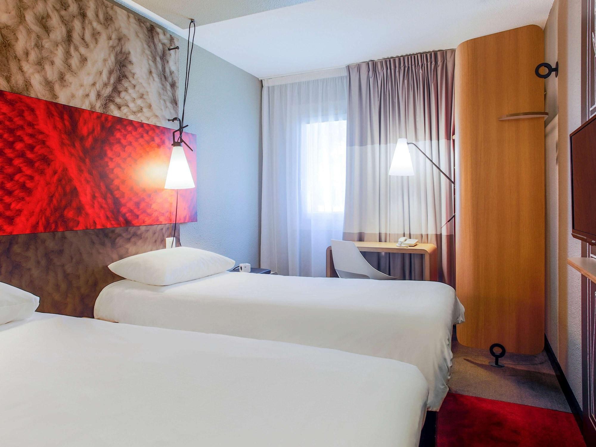 Ibis Lyon Cité Internationale Hotel 3*