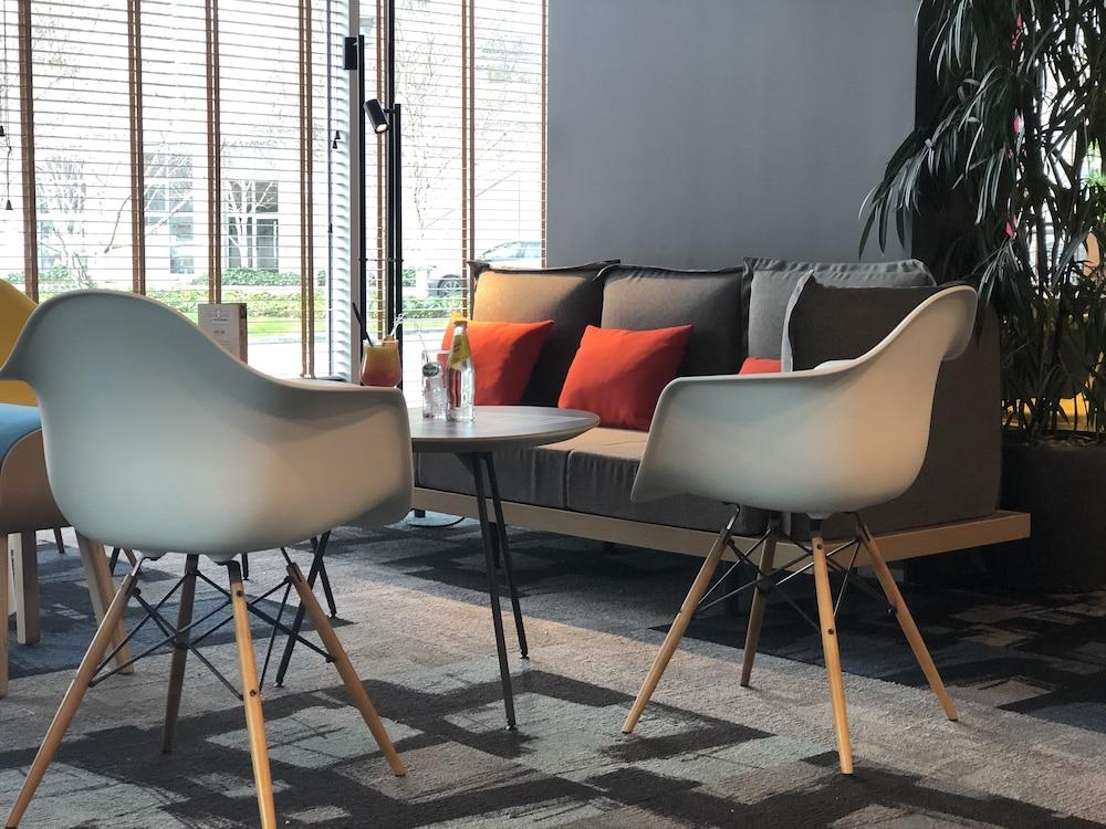 Ibis Lyon Cité Internationale 3*